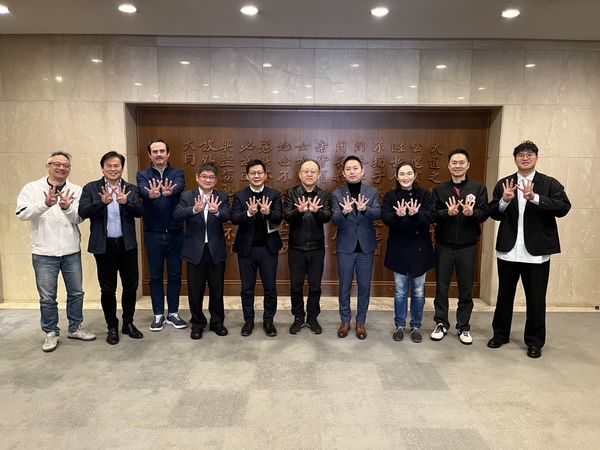终围绕技战